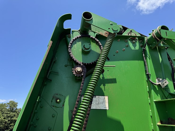 1997-john-deere-566-round-baler-image-16