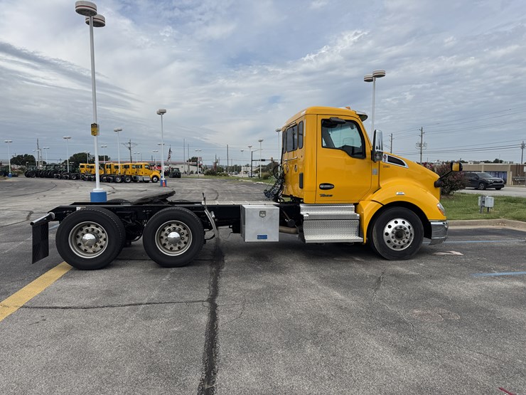 2022-kenworth-t680-image-1