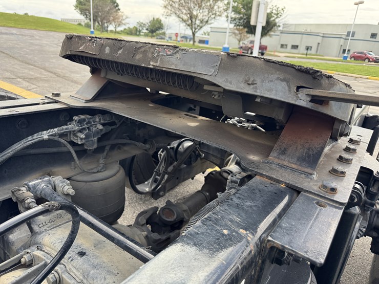 2021-kenworth-t680-image-45