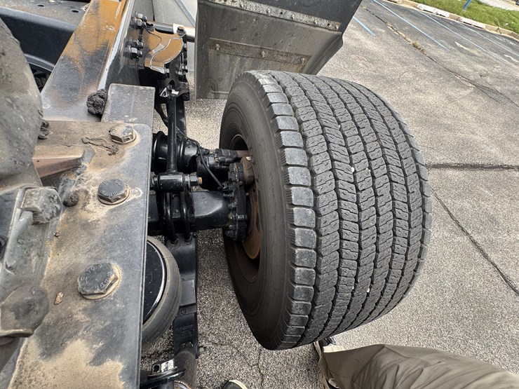 2022-kenworth-t680-image-28