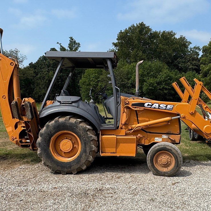 2006 CASE 580M II