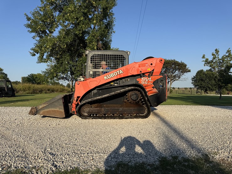 2017-kubota-svl95-2s-image-4