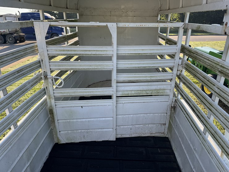 1/2-top-ranch-trailer-image-11