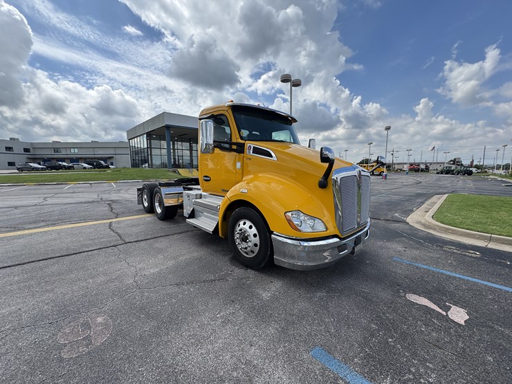 2020-kenworth-t680-image-4