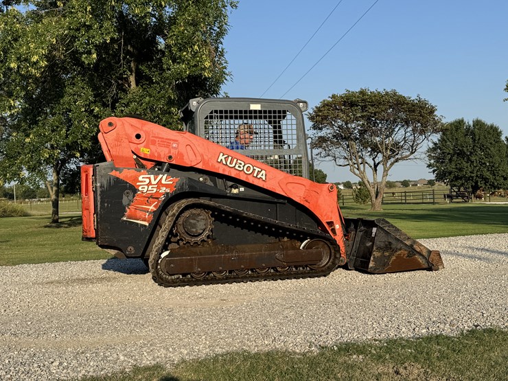 2017-kubota-svl95-2s-image-3