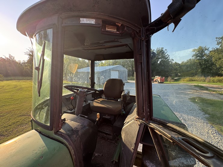 john-deere-4040-image-36