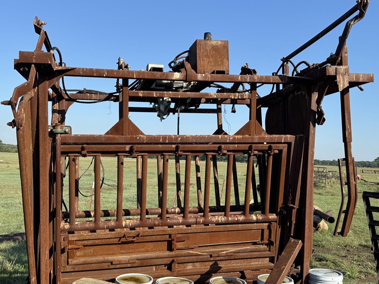 ww-hydraulic-chute-image-1