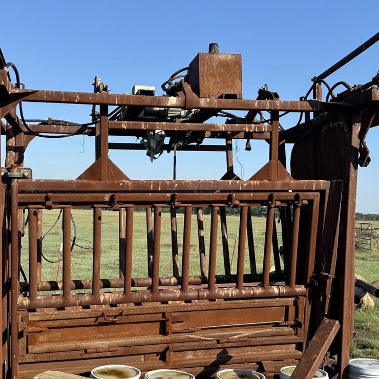 WW Hydraulic Chute