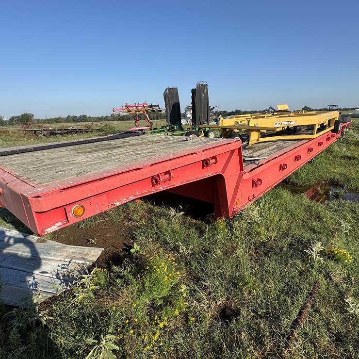 Chart 50' Step Deck Trailer