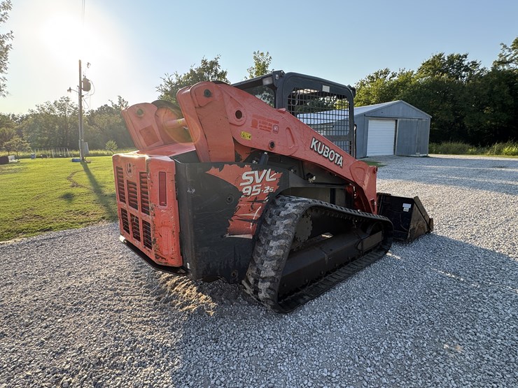 2017-kubota-svl95-2s-image-8