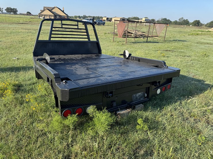 2017-butler-arm-bed-image-1