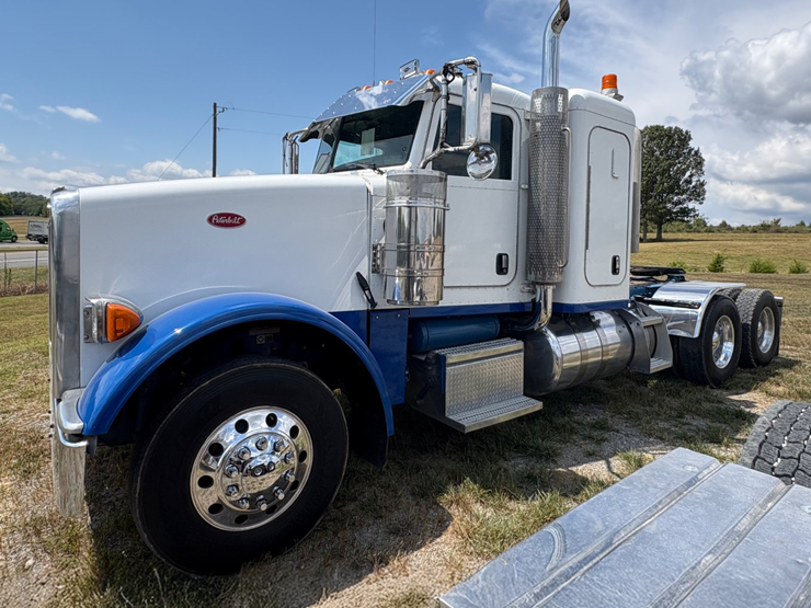 2013-peterbilt-367-image-1