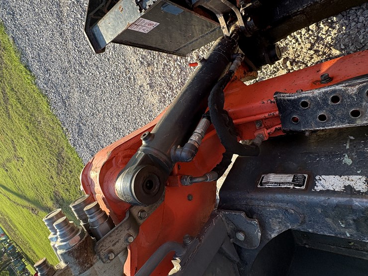 2017-kubota-svl95-2s-image-36