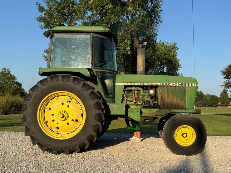john-deere-4040-image-1