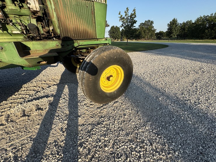john-deere-4040-image-7