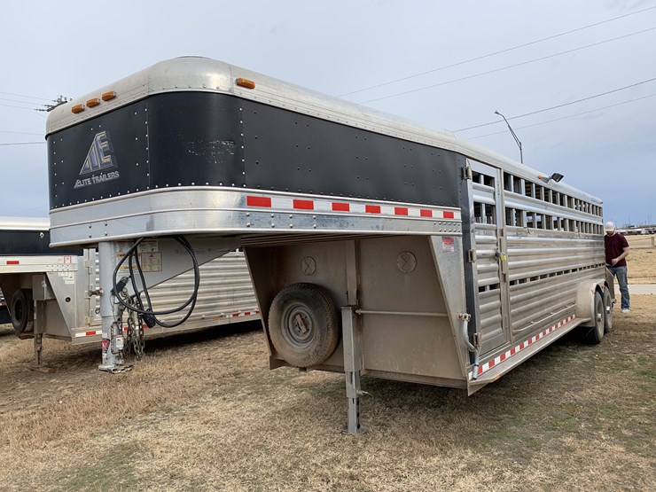 elite-trailers-livestock-trailer-image-2