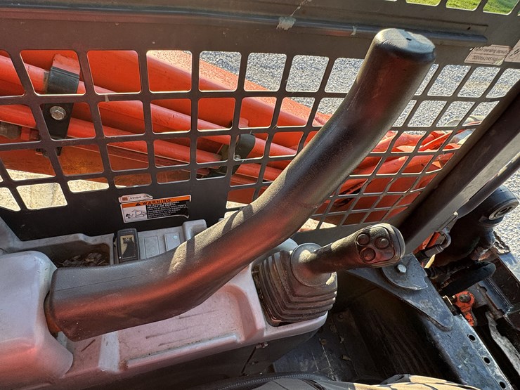 2017-kubota-svl95-2s-image-43