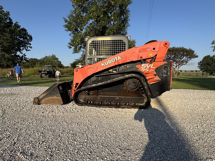 2017-kubota-svl95-2s-image-5