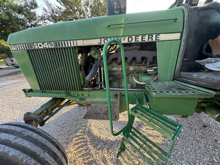 john-deere-4040-image-39