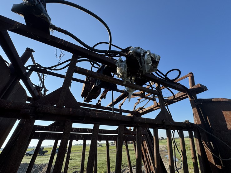 ww-hydraulic-chute-image-9