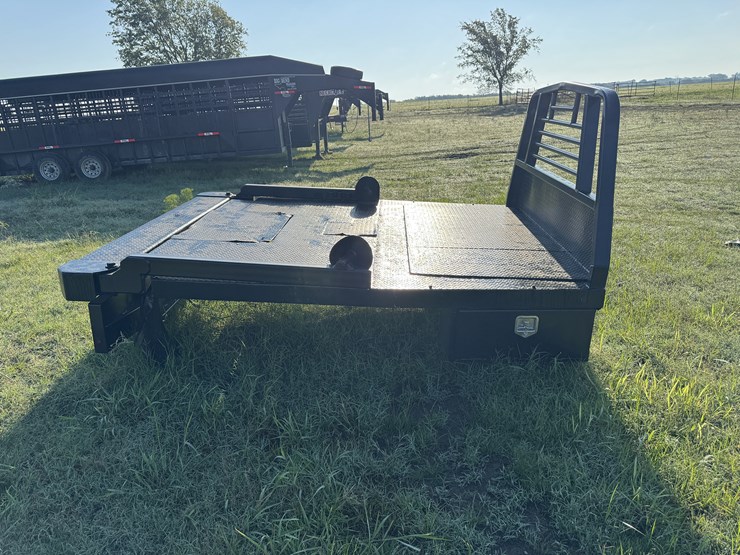 2017-butler-arm-bed-image-5