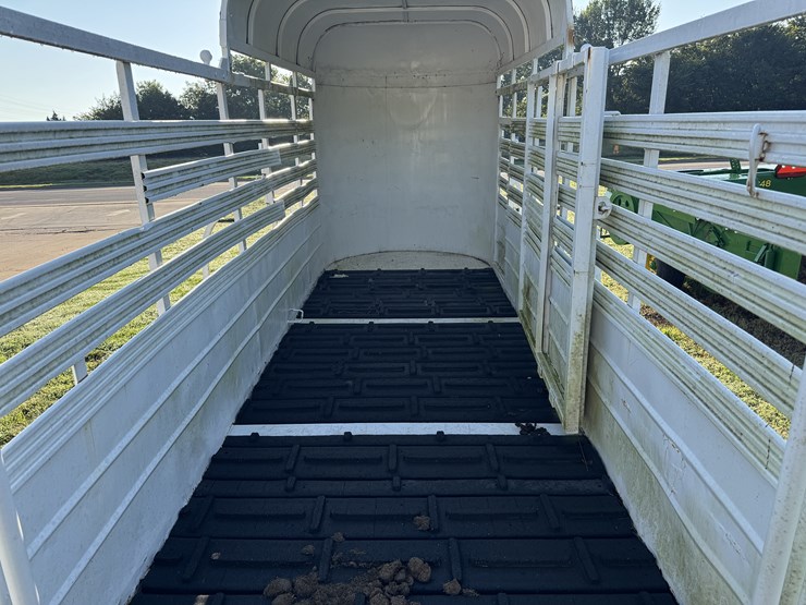 1/2-top-ranch-trailer-image-9