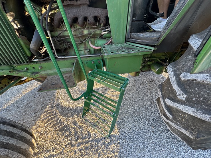 john-deere-4040-image-38