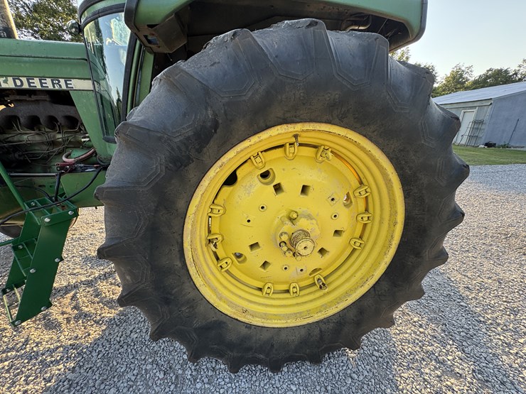 john-deere-4040-image-19
