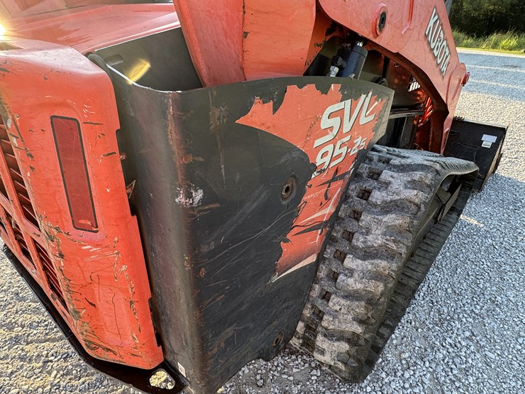 2017-kubota-svl95-2s-image-29