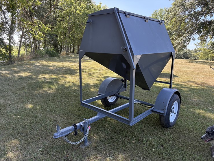 gws-1-ton-portable-feed-buggy-image-1