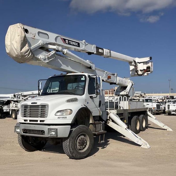 2015 Freightliner Bucket Truck - Terex TM 100 Boom - Cummins Diesel - Allison Transmission