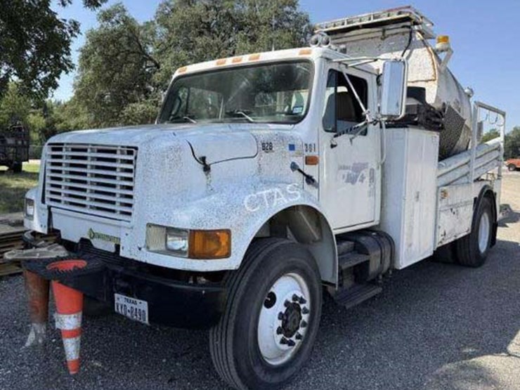 #683-•-international-power-rodder-truck-image-1