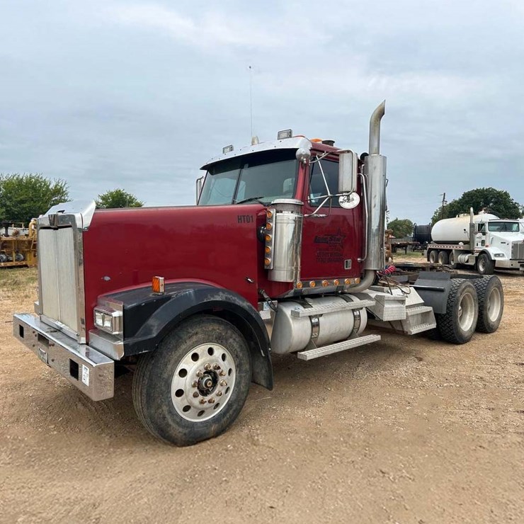 2003 WESTERN STAR 4900