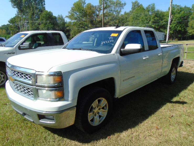 2015-chevrolet-silverado-1500-image-1