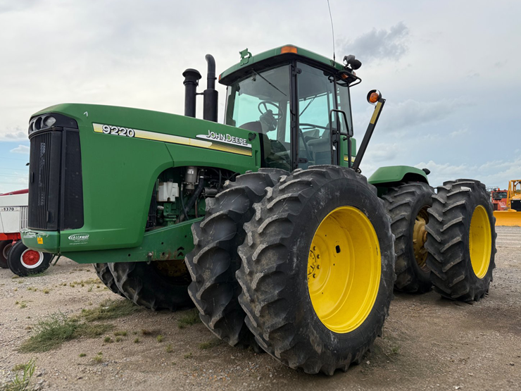 2005-john-deere-9220-image-1