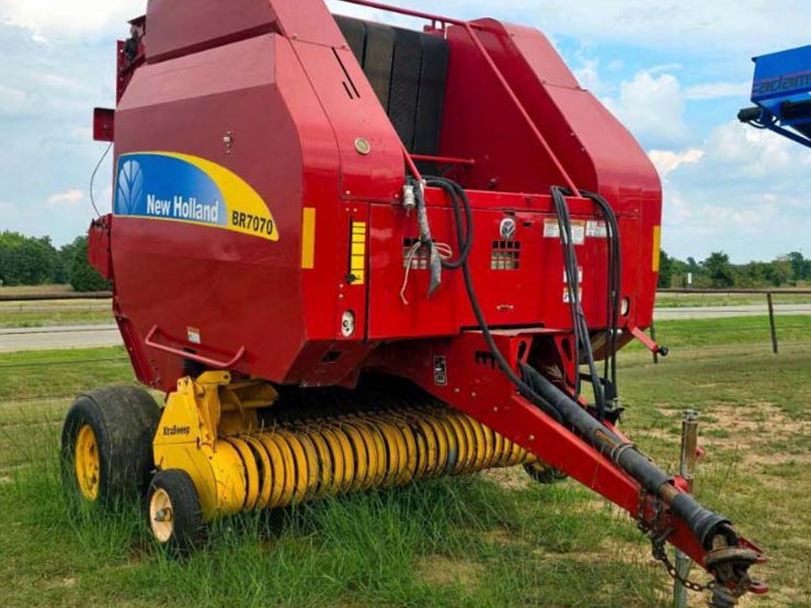 2012-new-holland-br7070-image-1