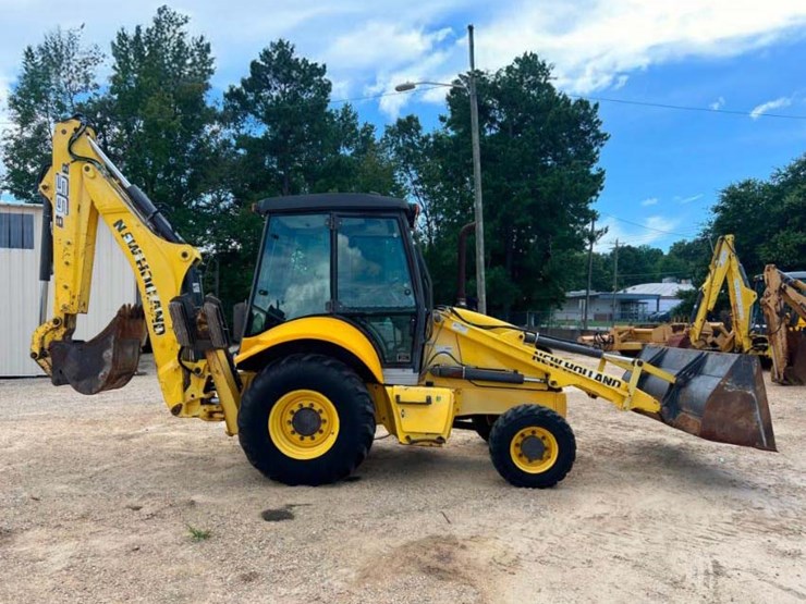 2011-new-holland-b95b-image-1