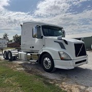 2015 VOLVO VNL64T400