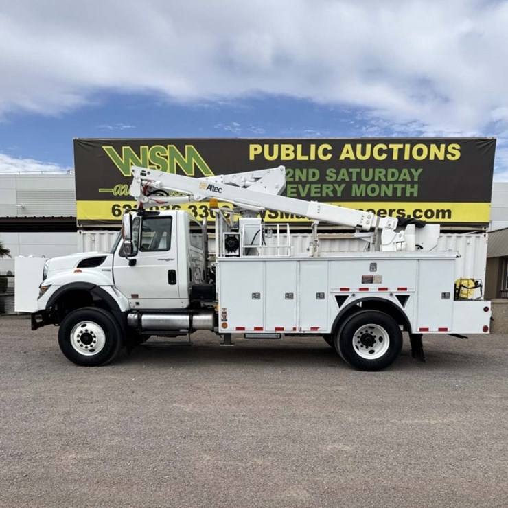 2013 INTERNATIONAL 7400