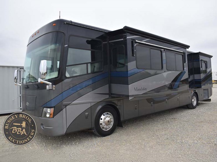 2006-thor-motor-coach-mandalay-40e-38083-image-1