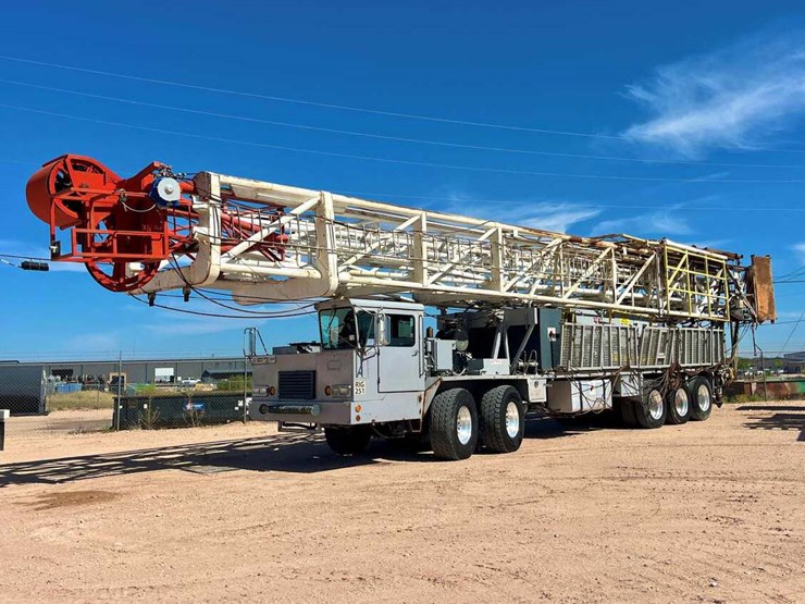 nov/franks-550-5-axle-double-drum-well-service-rig-image-1