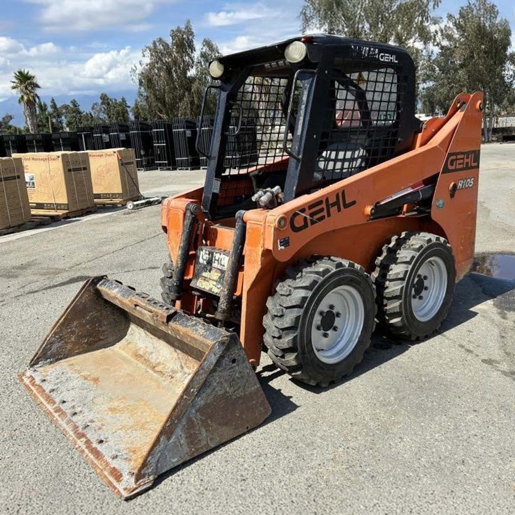 2019 GEHL R105