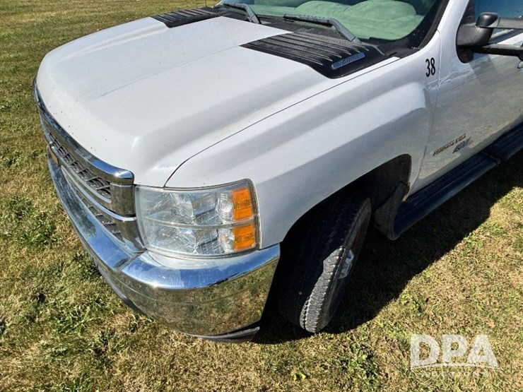 2012-chevrolet-2500hd-image-16