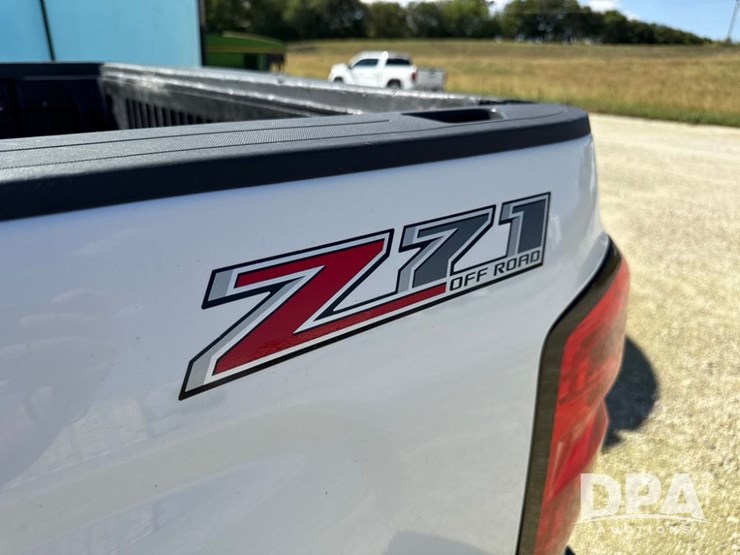 2014-chevrolet-silverado-image-37