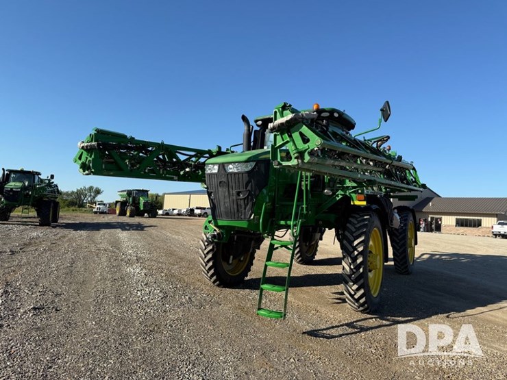 2021-john-deere-r4044-image-31