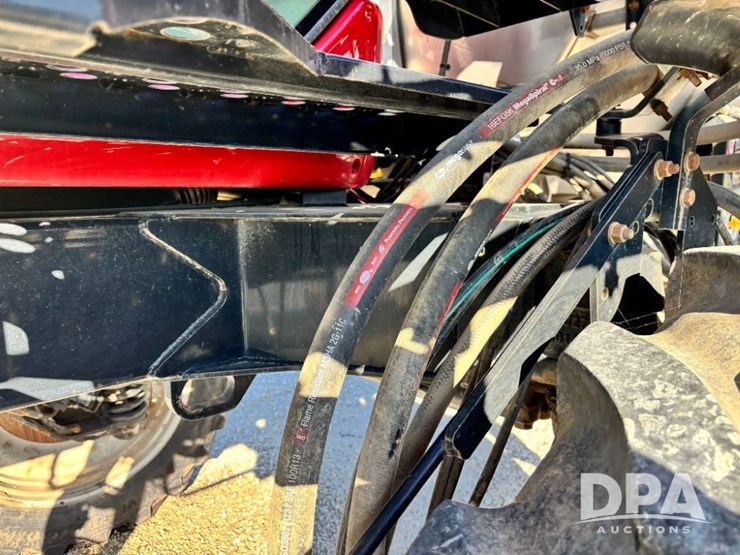 2015-case-ih-patriot-4440-image-33