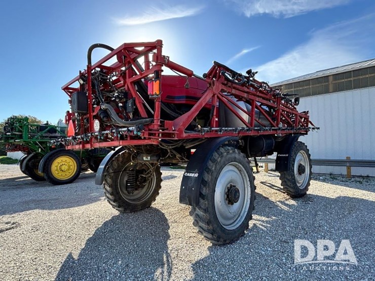 2015-case-ih-patriot-4440-image-10