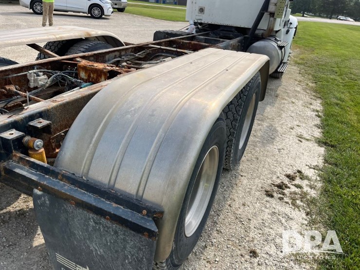 2001-ihc-9100-truck-(jn2647,-unit-32347)-image-38