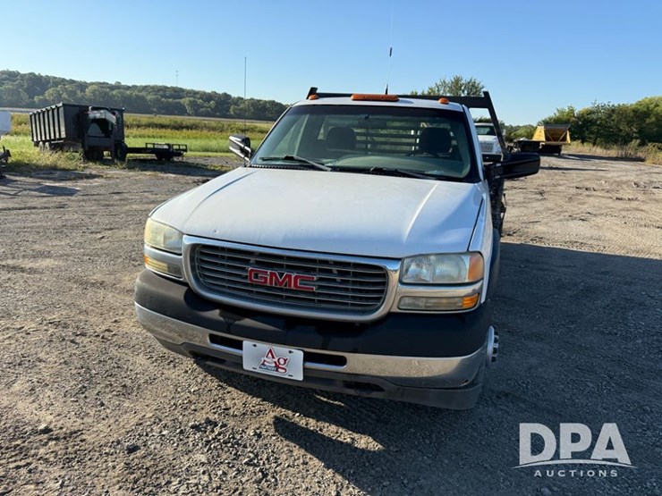 2002-gmc-3500-image-29