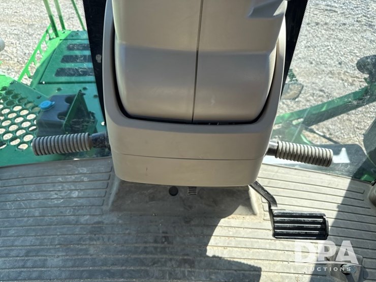 2021-john-deere-r4044-image-147